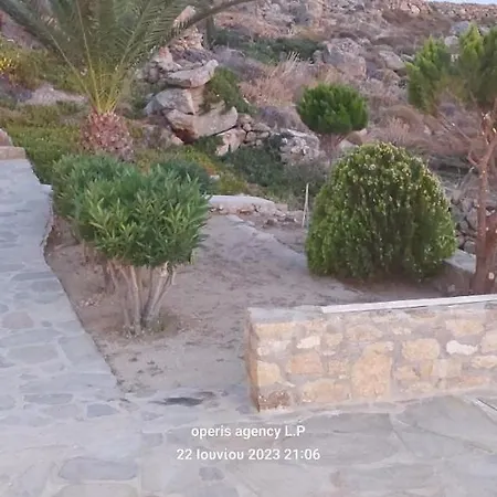 Traditional House With Shared Pool