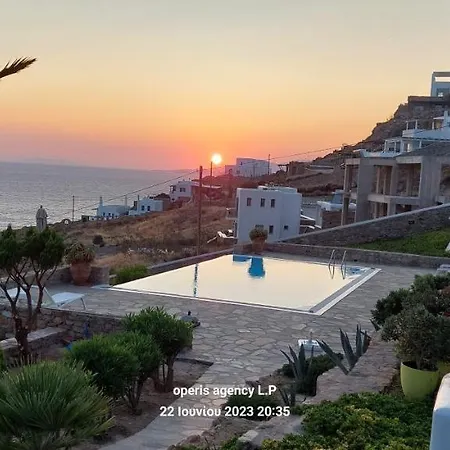 Traditional House With Shared Pool * Mykonos Town