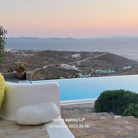 Holiday home Traditional House With Shared Pool *