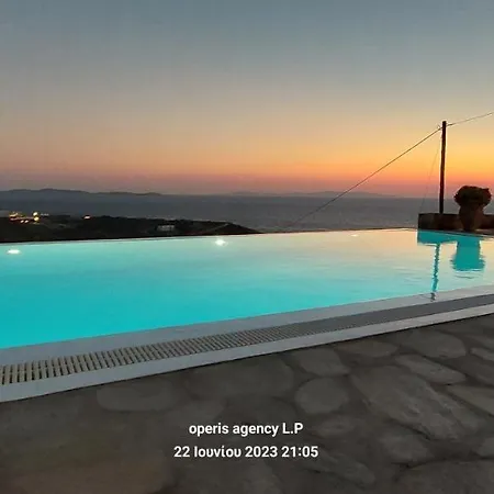 Holiday home Traditional House With Shared Pool